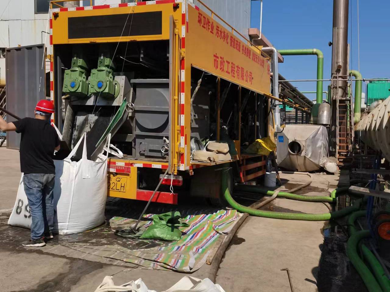 始兴淤泥压干处理